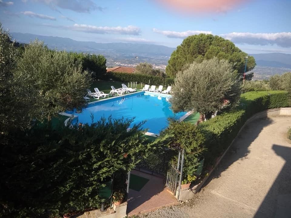 Luzzi Agriturismo Pingitore מראה חיצוני תמונה